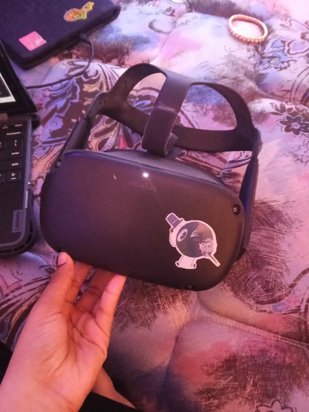 Meta Quest Oculus + remotes - Picture 4 of 8